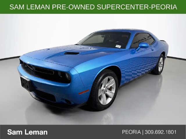 Used 2023 Dodge Challenger SXT RWD image 3