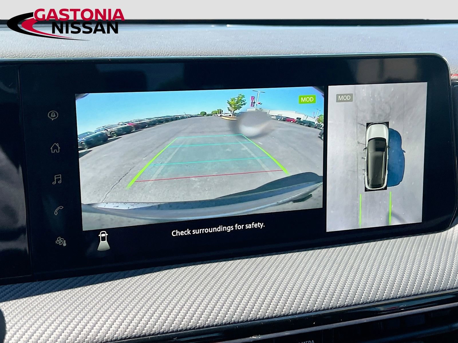 Used 2025 Nissan Kicks SR image 17