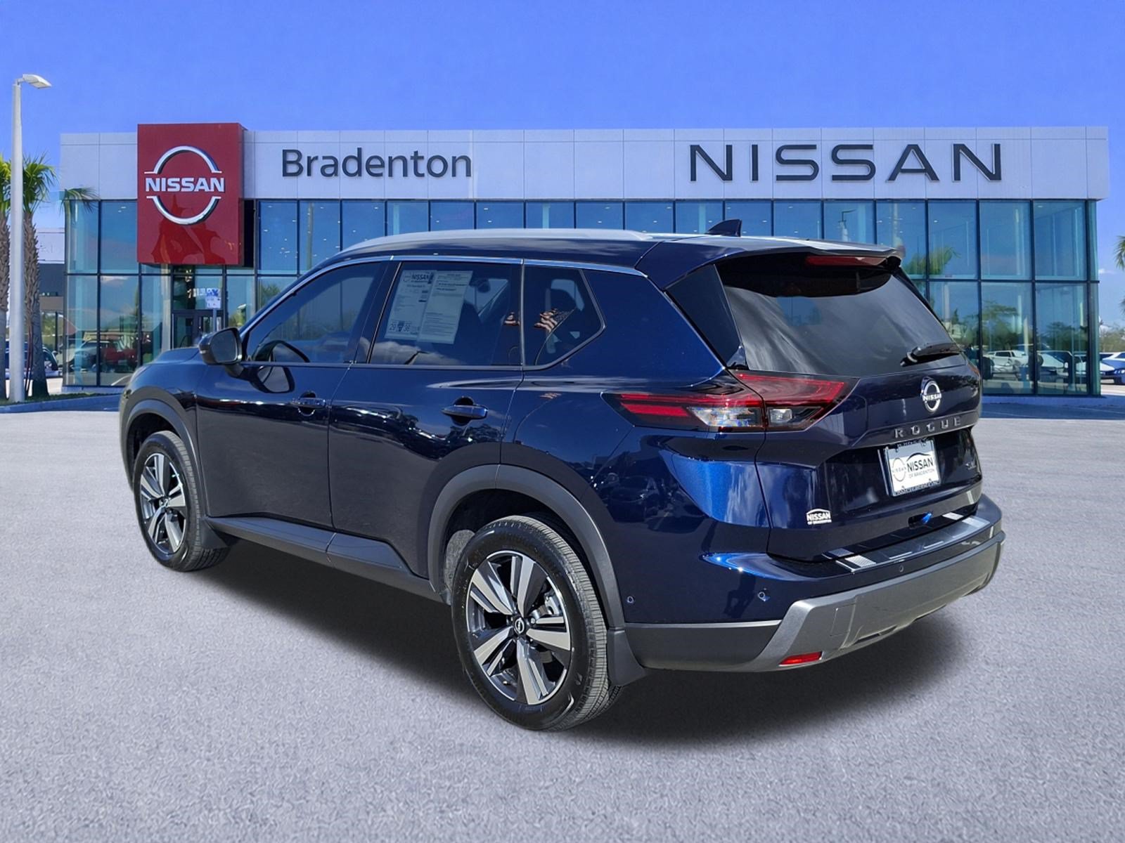 Certified 2024 Nissan Rogue SL w/ SL Premium Package FWD image 7