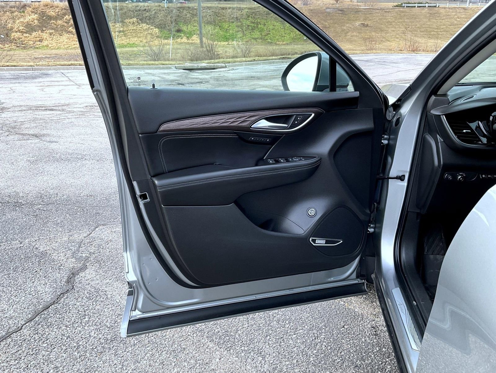 Certified 2023 Buick Envision Avenir image 9