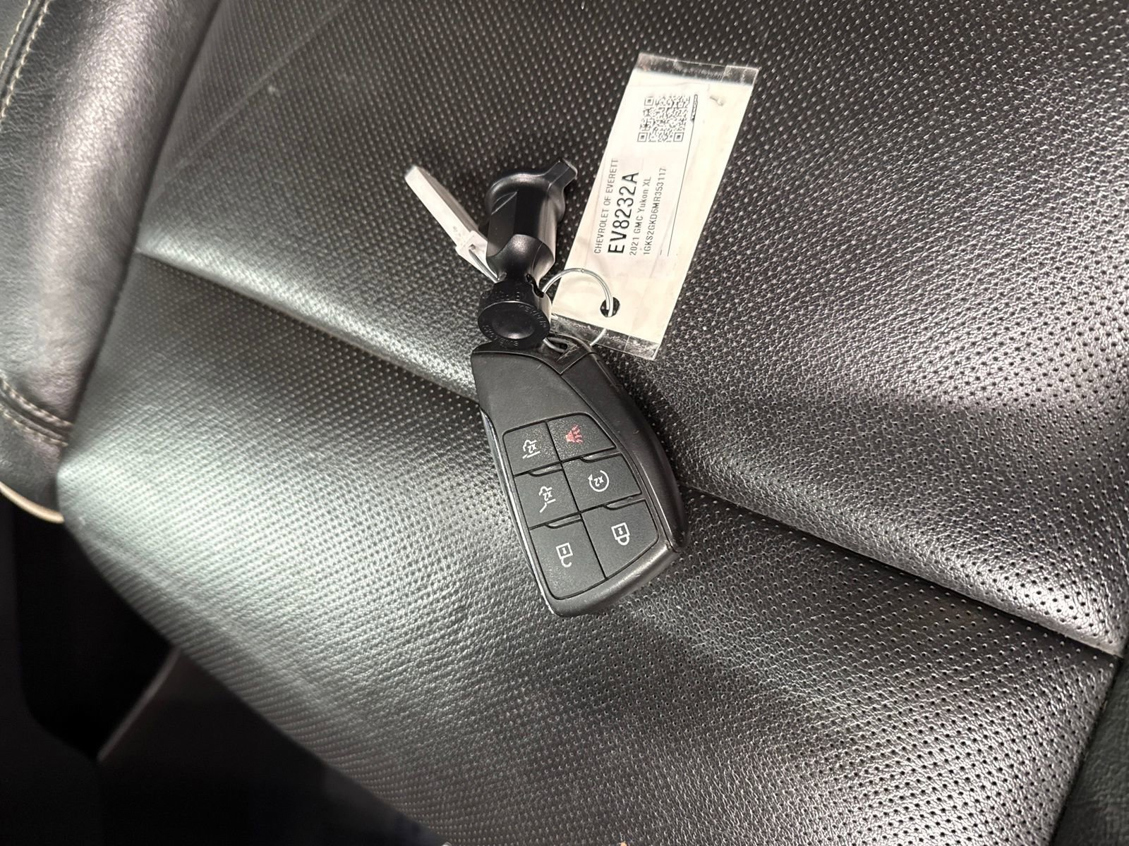 Used 2021 GMC Yukon XL SLT image 12