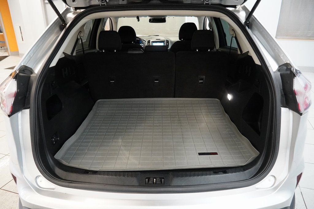 Used 2019 Ford Edge SEL image 13