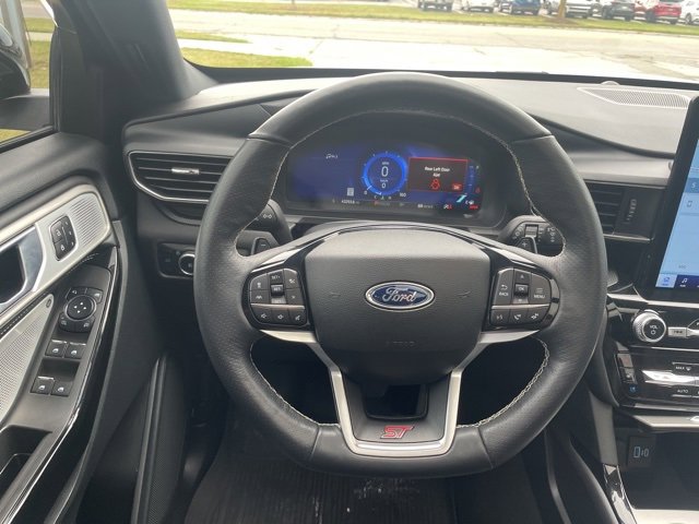 Used 2024 Ford Explorer ST w/ Technology Package image 22