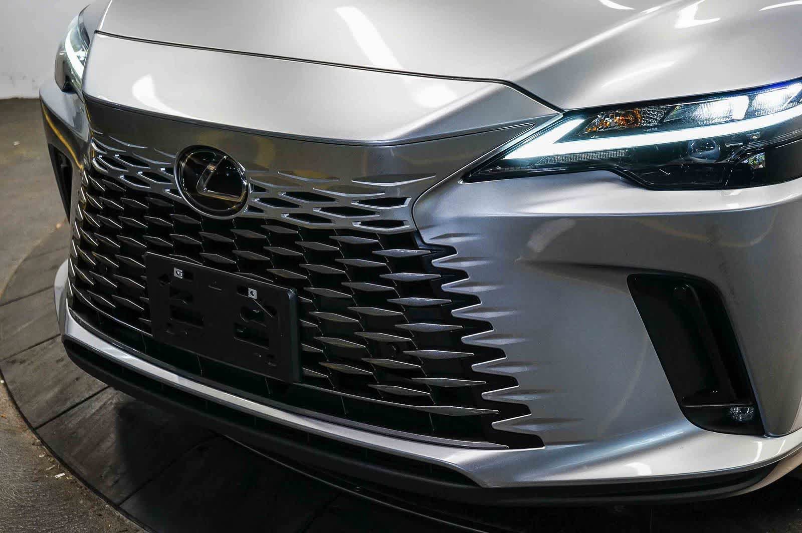 Used 2024 Lexus RX 350 FWD w/ Technology Package image 8