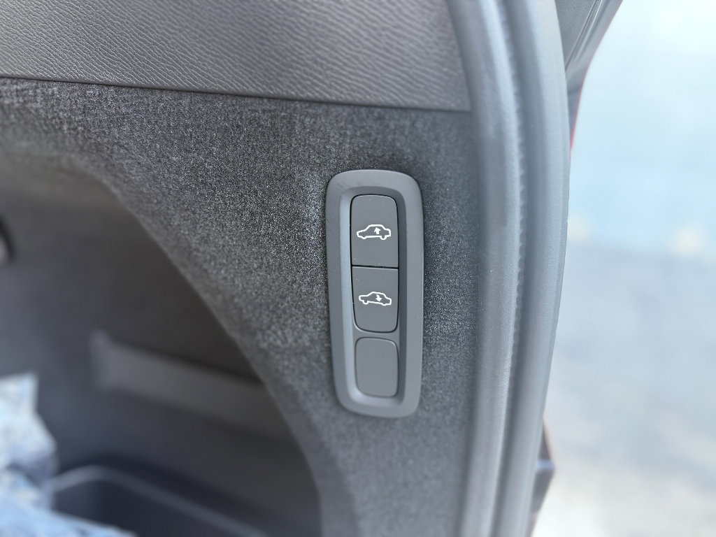 New 2026 Volvo XC90 B6 Ultra w/ Lounge Package image 37