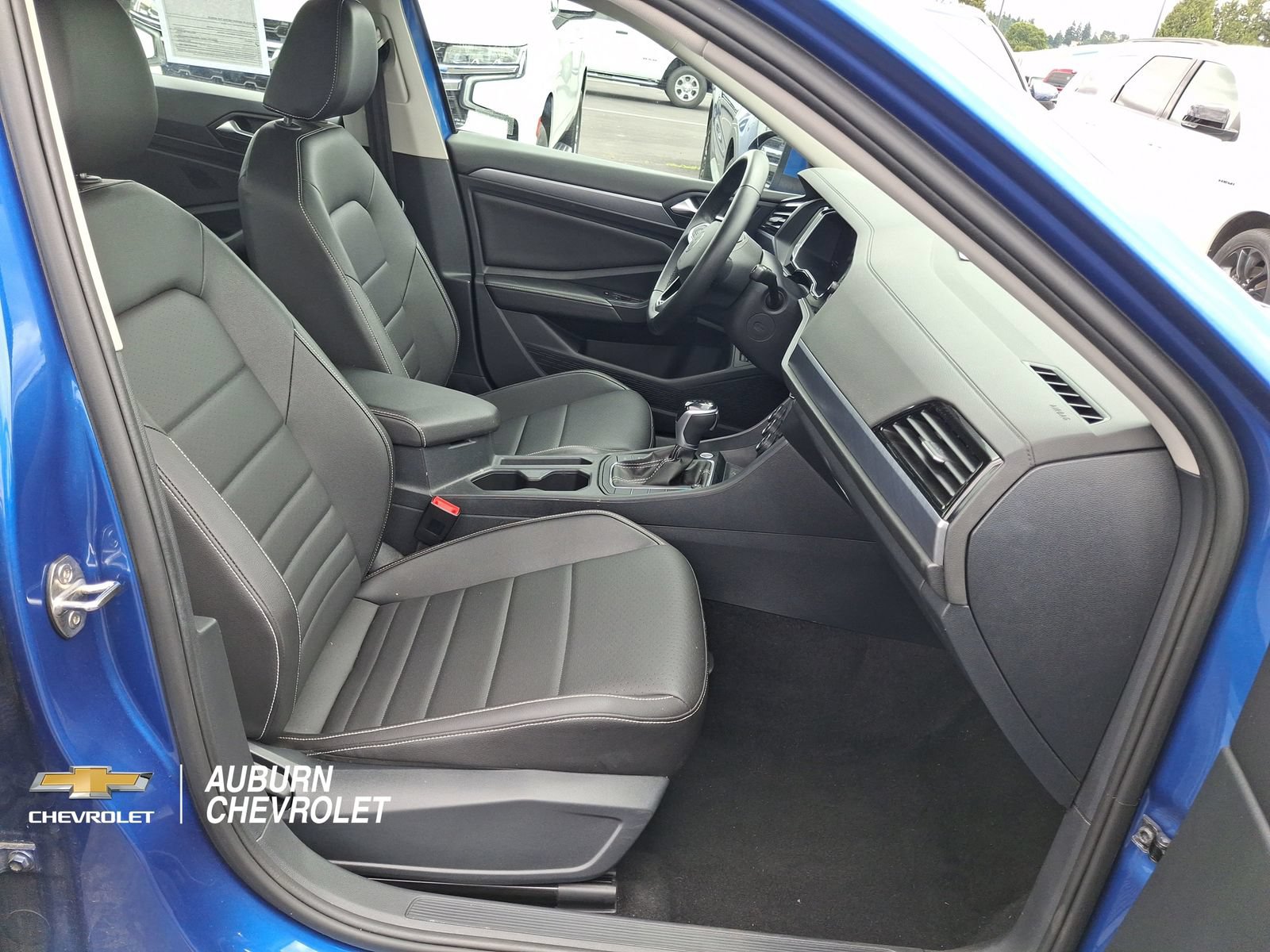 Used 2024 Volkswagen Jetta SE FWD image 25