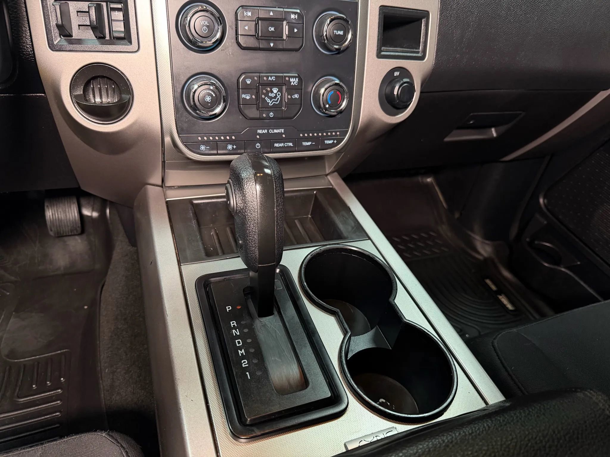 Used 2017 Ford Expedition XLT image 22