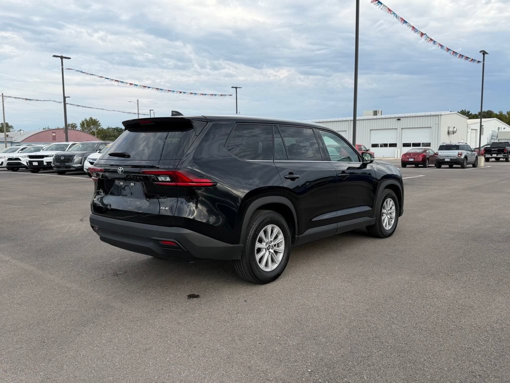 Used 2025 Toyota Grand Highlander AWD image 4