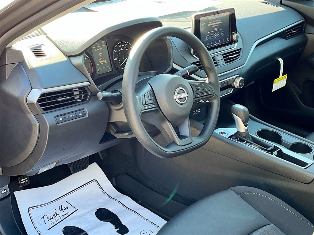 Certified 2025 Nissan Altima 2.5 S image 9