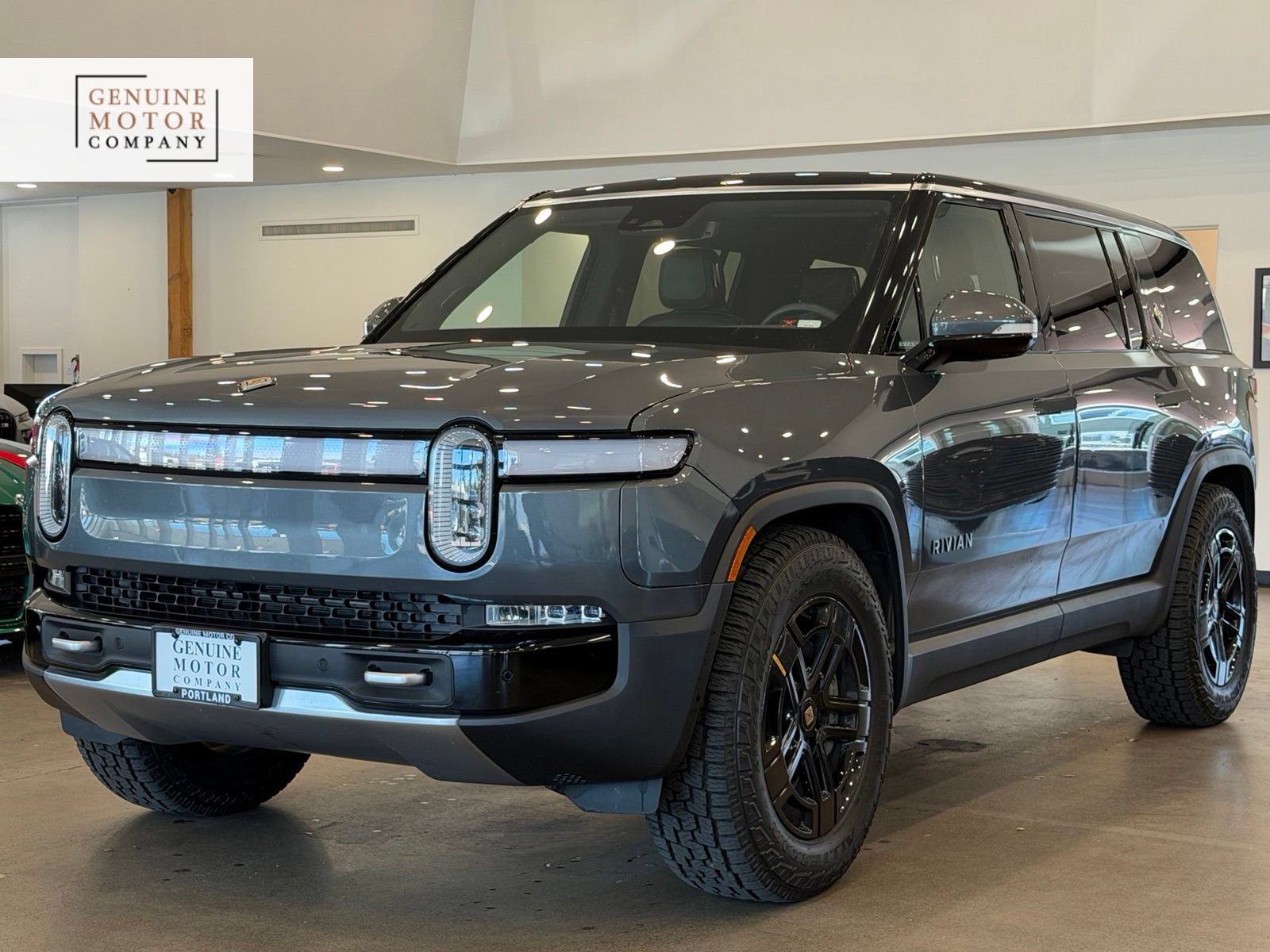 Used 2023 Rivian R1S Adventure AWD/4WD image 1