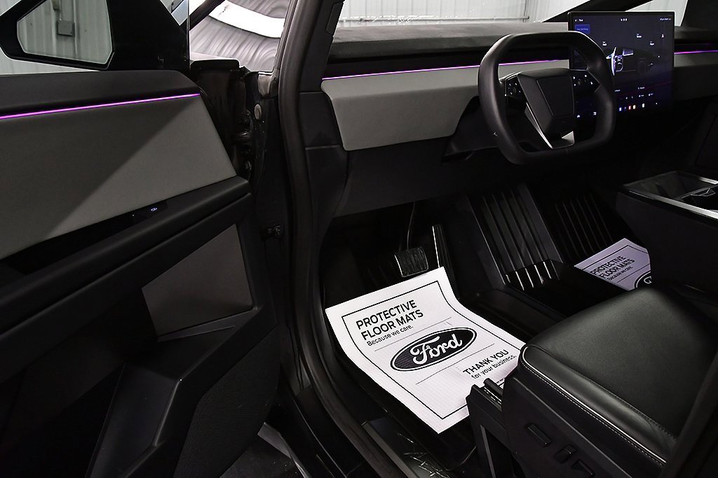 Used 2024 Tesla Cybertruck Cyberbeast image 13