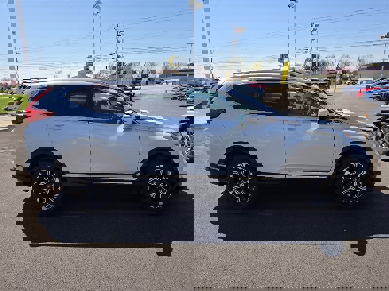 Used 2019 Honda CR-V Touring image 2