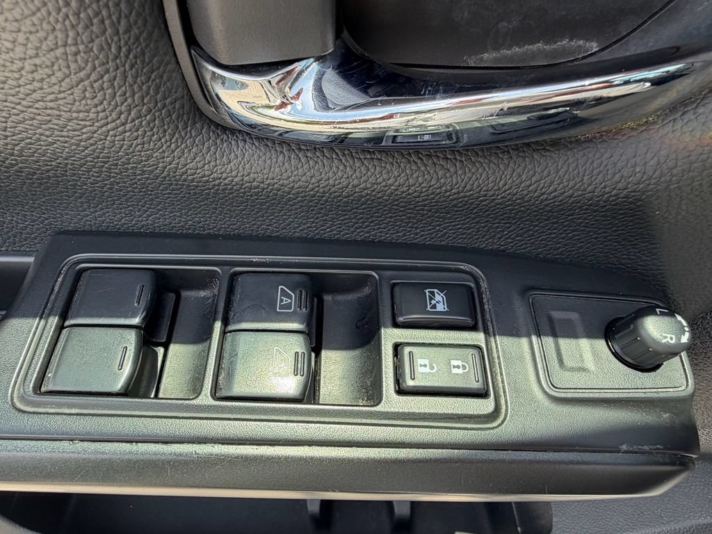 Used 2024 Nissan Titan SV w/ SV Convenience Package AWD/4WD image 26