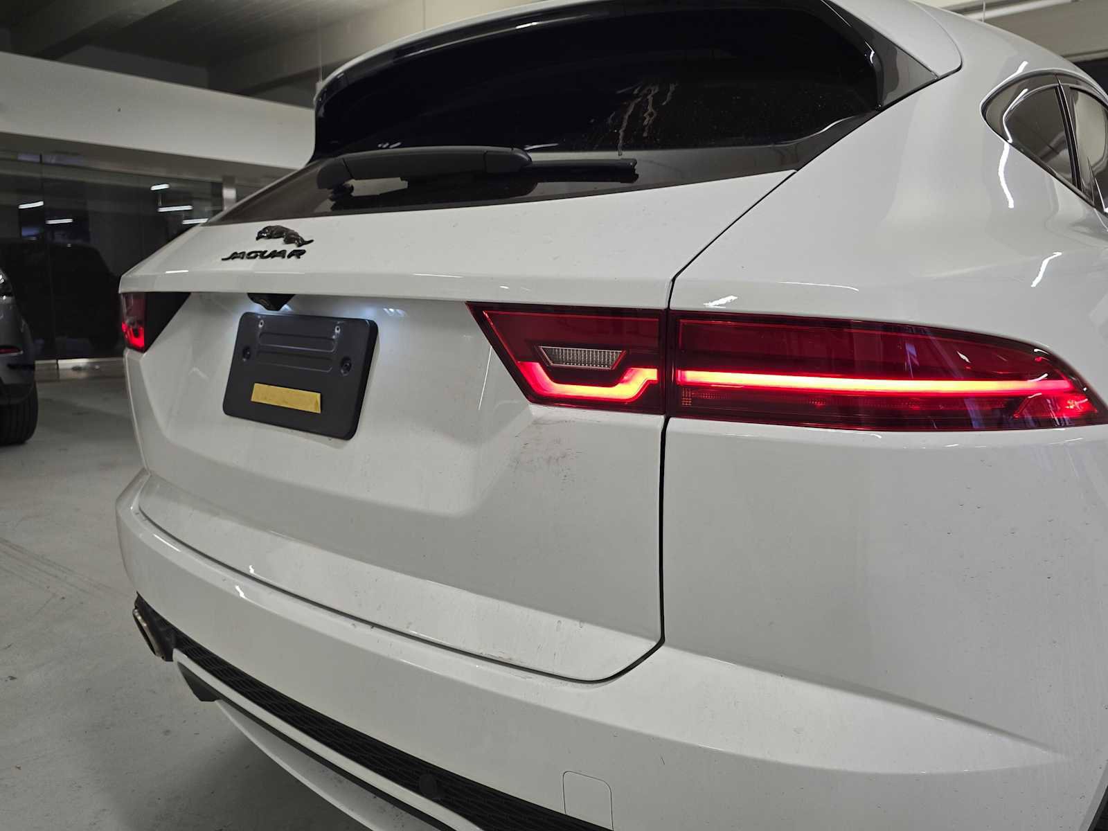 Used 2024 Jaguar E-PACE R-Dynamic SE image 15