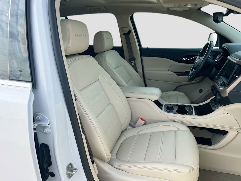 Used 2022 GMC Acadia Denali w/ Denali Ultimate Package AWD/4WD image 31