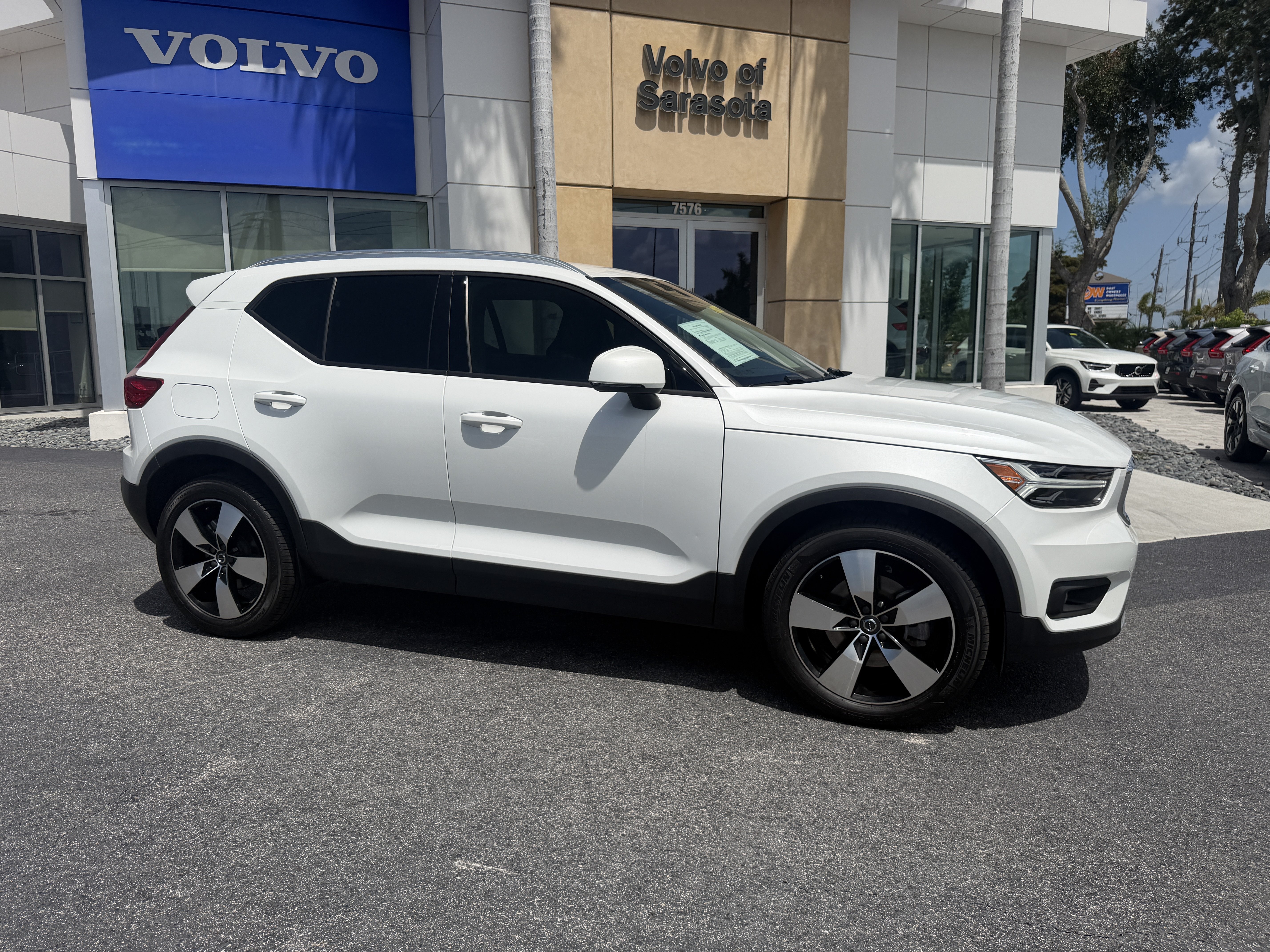 Used 2021 Volvo XC40 T5 Momentum w/ Protection Package Premier AWD/4WD video 1