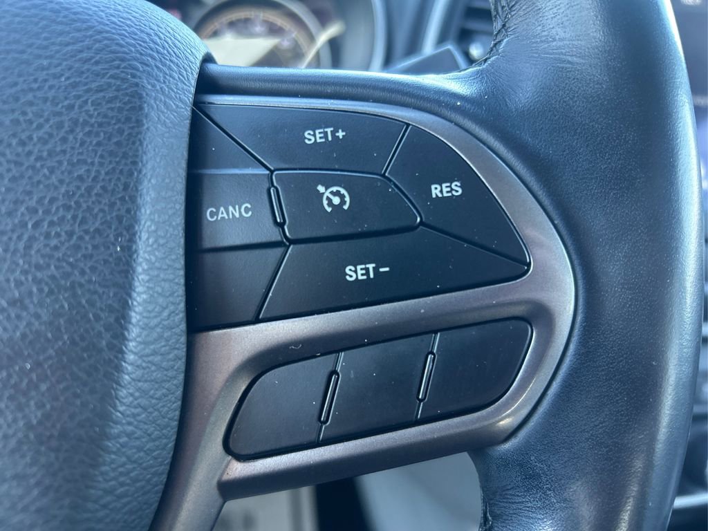 Used 2021 Jeep Cherokee Latitude Lux w/ Comfort/Convenience Group AWD/4WD image 30