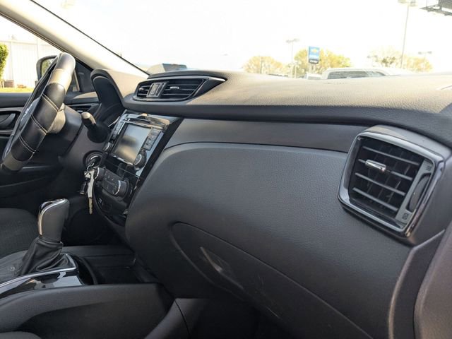 Used 2020 Nissan Rogue Sport S image 33