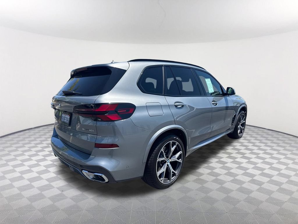 Used 2026 BMW X5 sDrive40i w/ M Sport Package RWD image 4