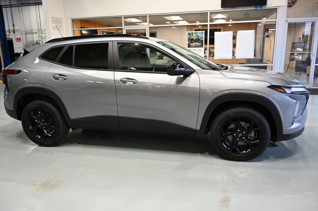 New 2026 Chevrolet Trax LT w/ Driver Confidence Package FWD image 4