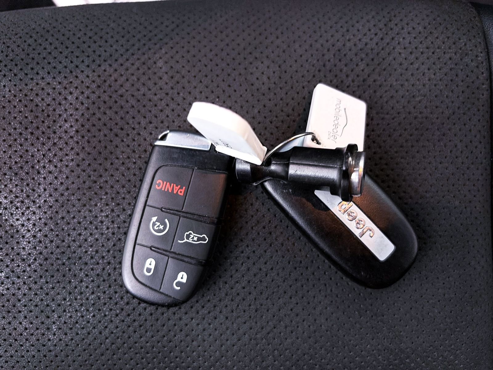 Used 2020 Jeep Grand Cherokee Altitude image 26