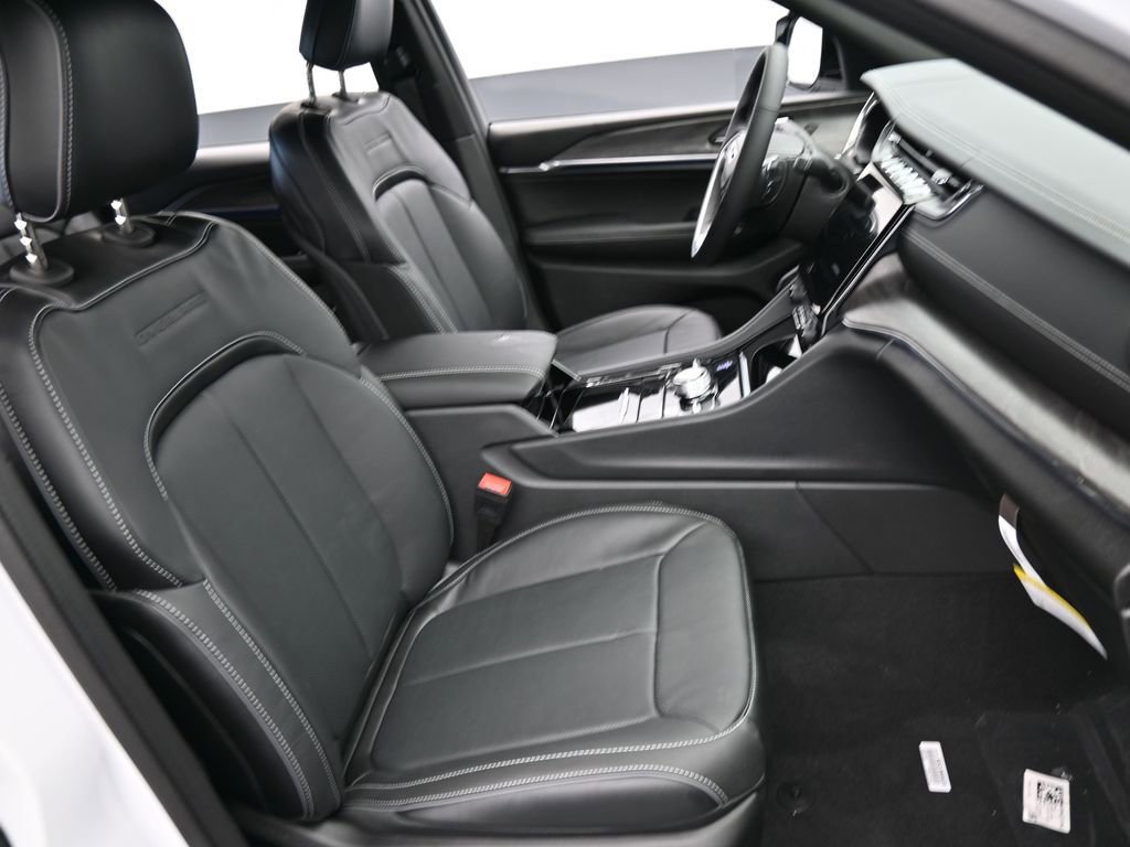 Used 2024 Jeep Grand Cherokee Overland image 21
