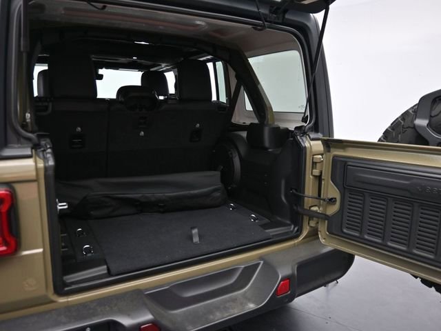 Used 2025 Jeep Wrangler Unlimited Rubicon w/ Safety Group image 25