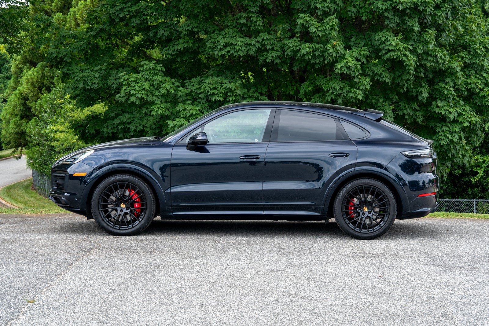 Certified 2023 Porsche Cayenne GTS AWD/4WD image 2