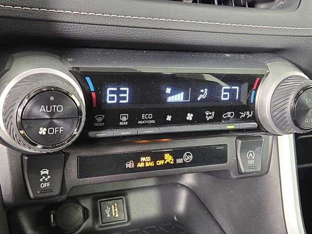 Used 2025 Toyota RAV4 XLE image 19