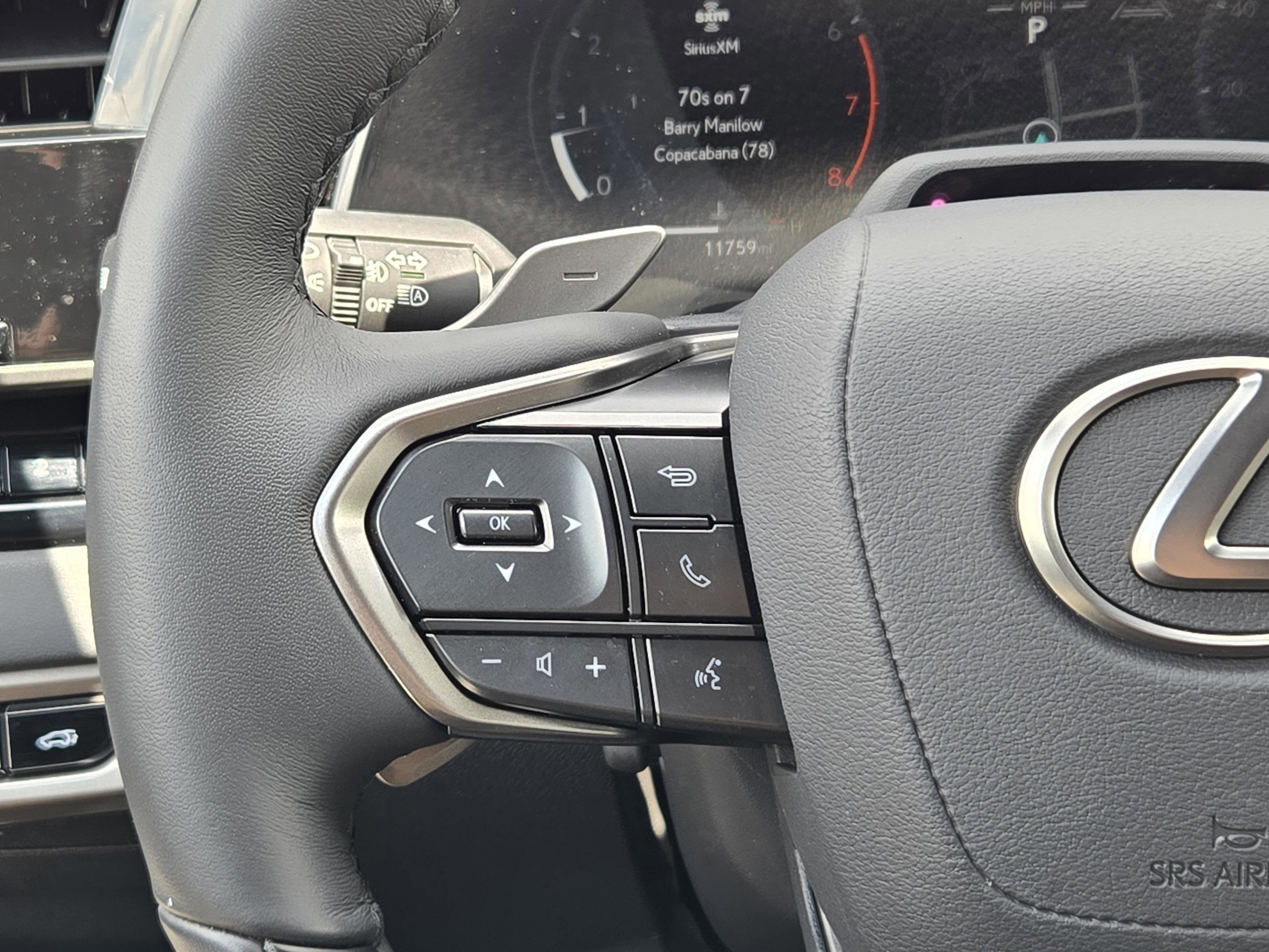 Used 2025 Lexus RX 350 Premium w/ Convenience Package FWD image 24