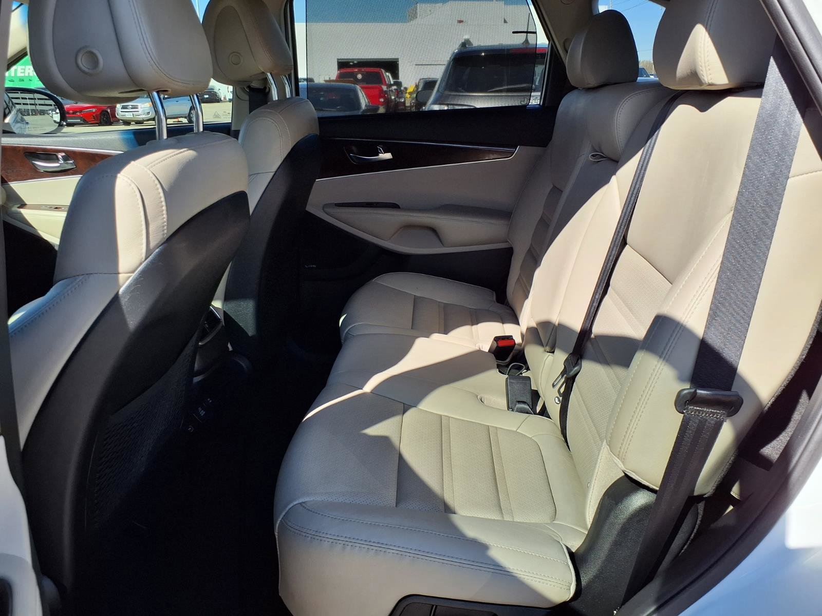 Used 2016 Kia Sorento EX w/ EX Touring Package image 19