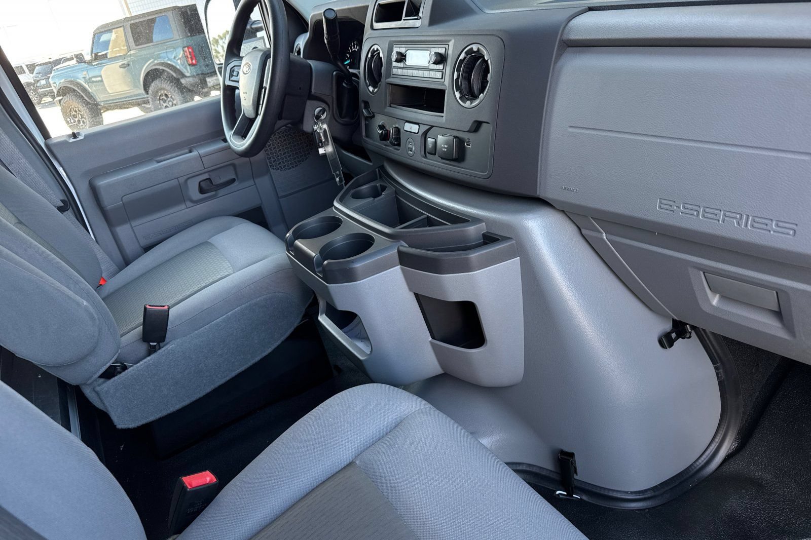 New 2026 Ford E-450 and Econoline 450 Super Duty w/ Interior Upgrade Package RWD image 15