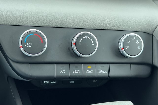 New 2026 Hyundai Elantra SE FWD image 18