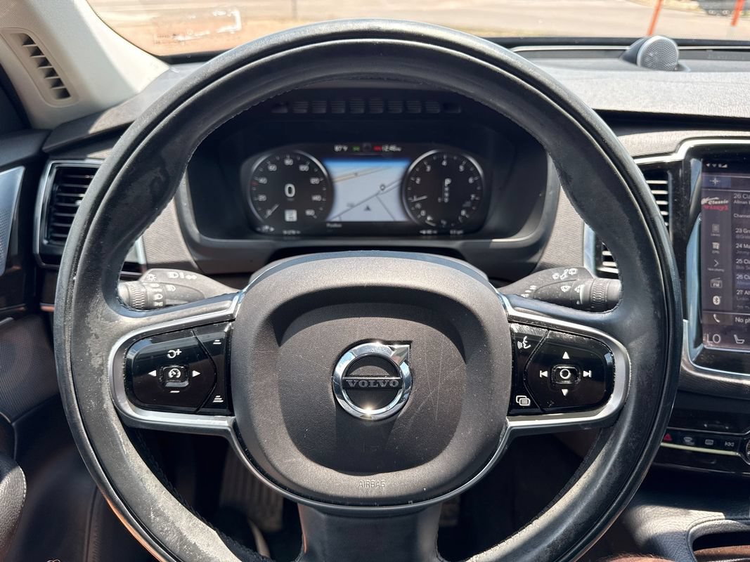 Used 2016 Volvo XC90 T6 Momentum w/ Momentum Plus Package AWD/4WD image 24
