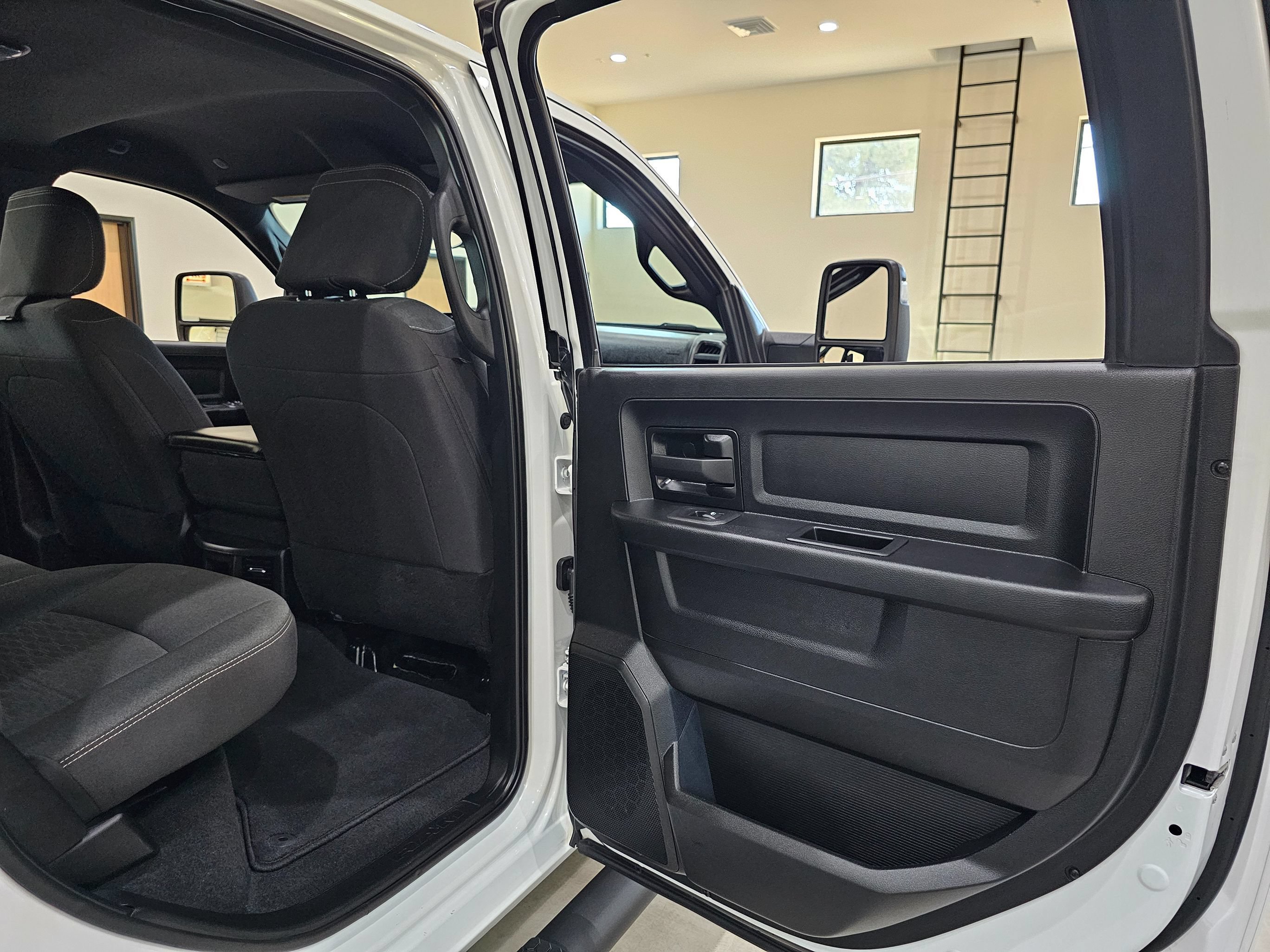 Used 2025 RAM 3500 Tradesman AWD/4WD image 29