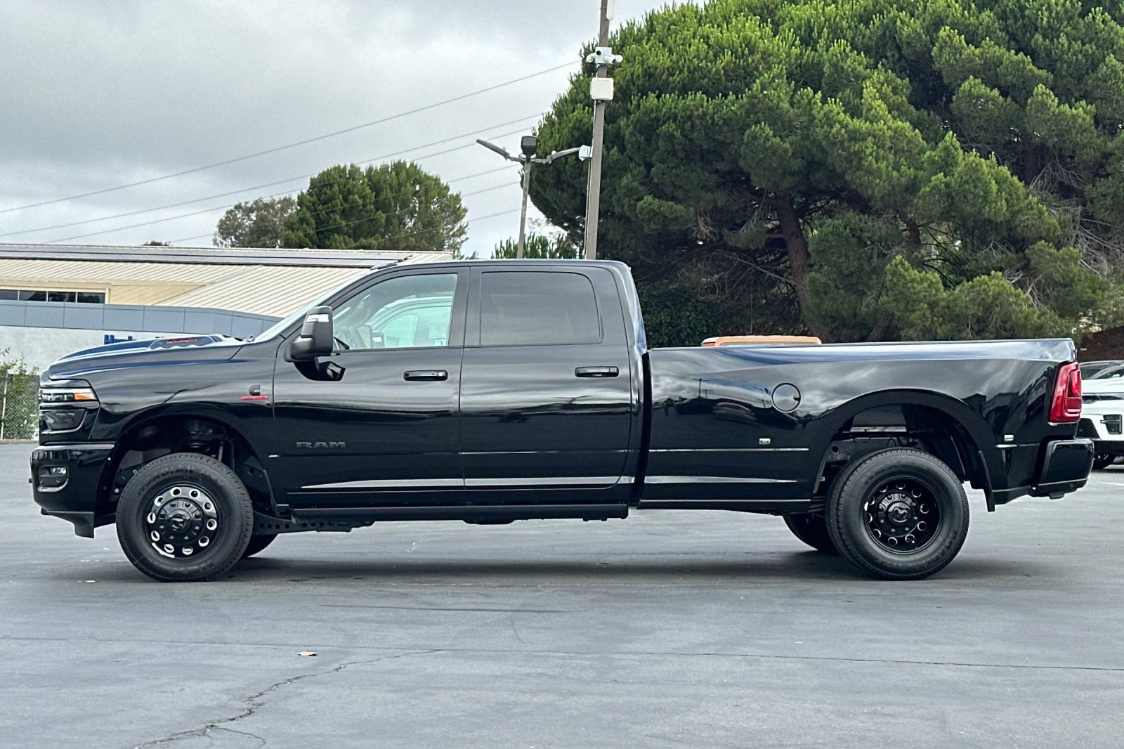 New 2026 RAM 3500 Laramie AWD/4WD image 7