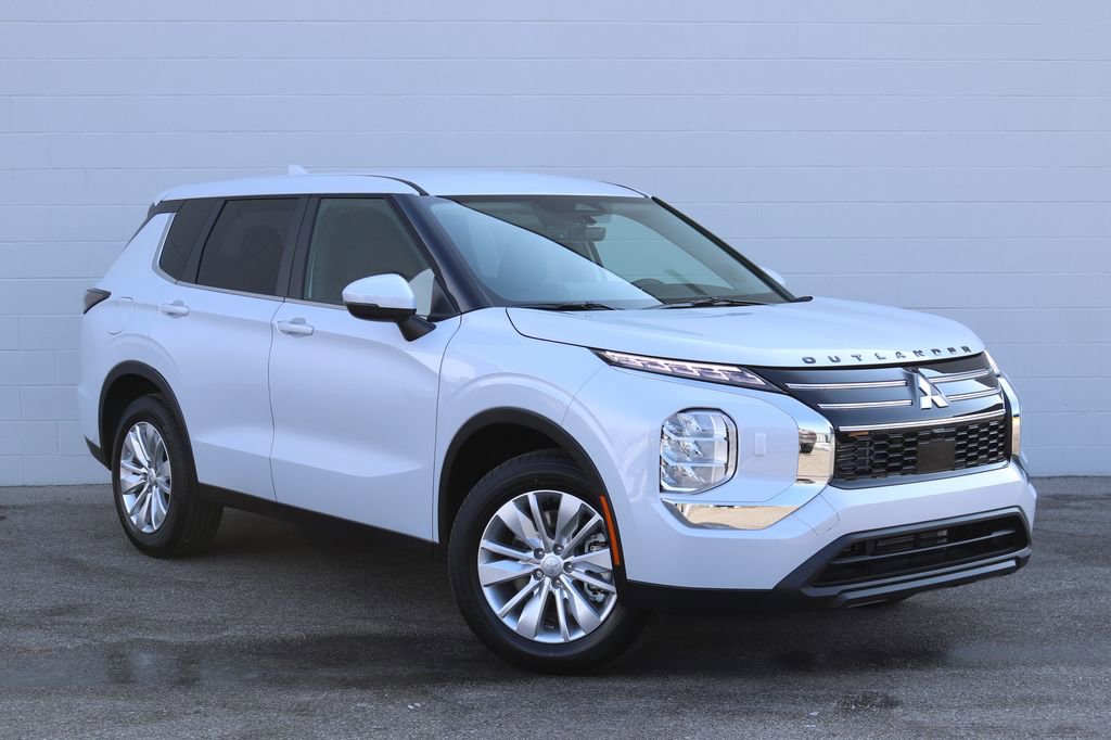 New 2026 Mitsubishi Outlander ES image 1