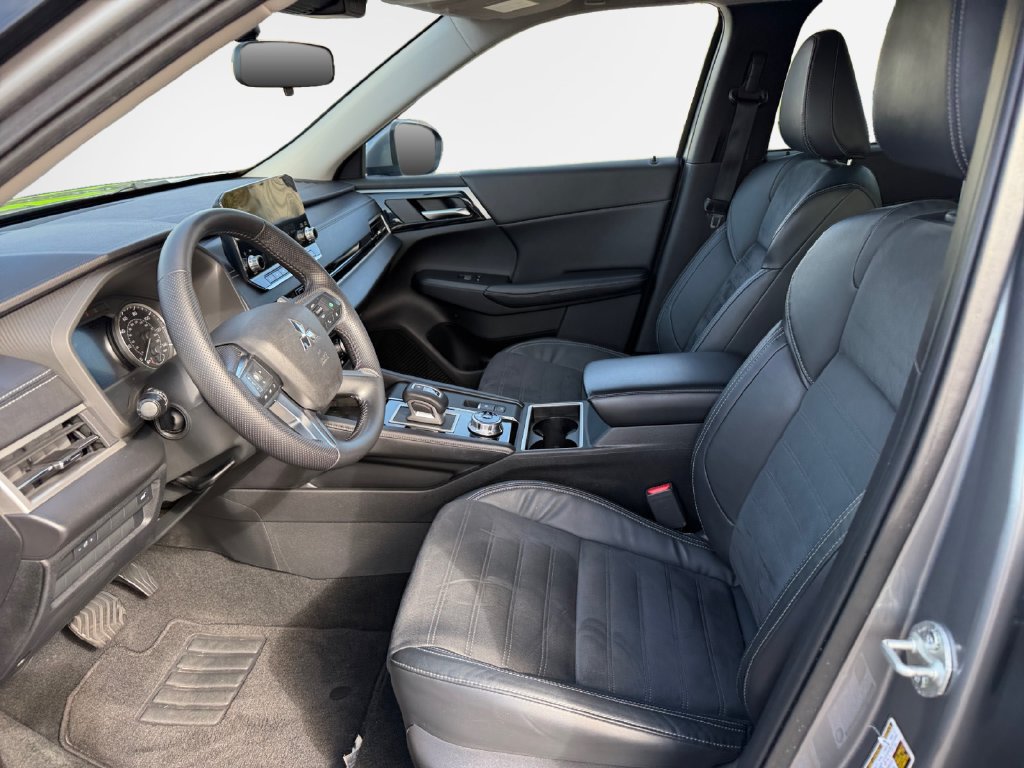Used 2022 Mitsubishi Outlander SE FWD image 12