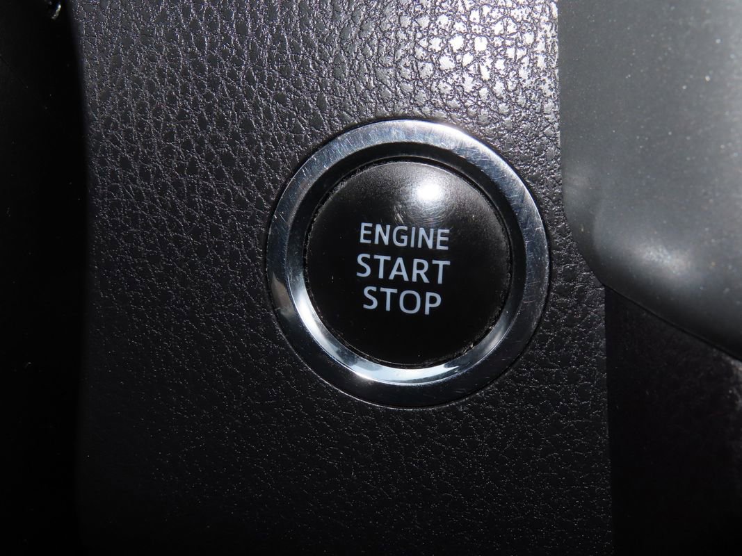 Used 2018 Toyota Highlander XLE image 12