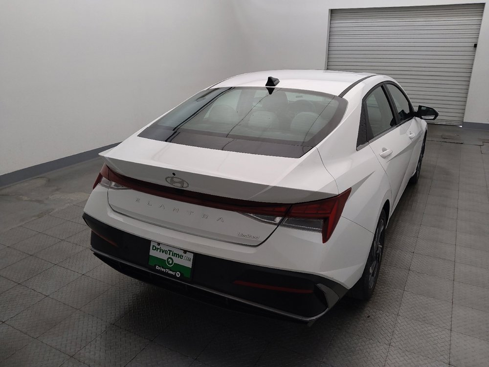 Used 2024 Hyundai Elantra Limited image 7