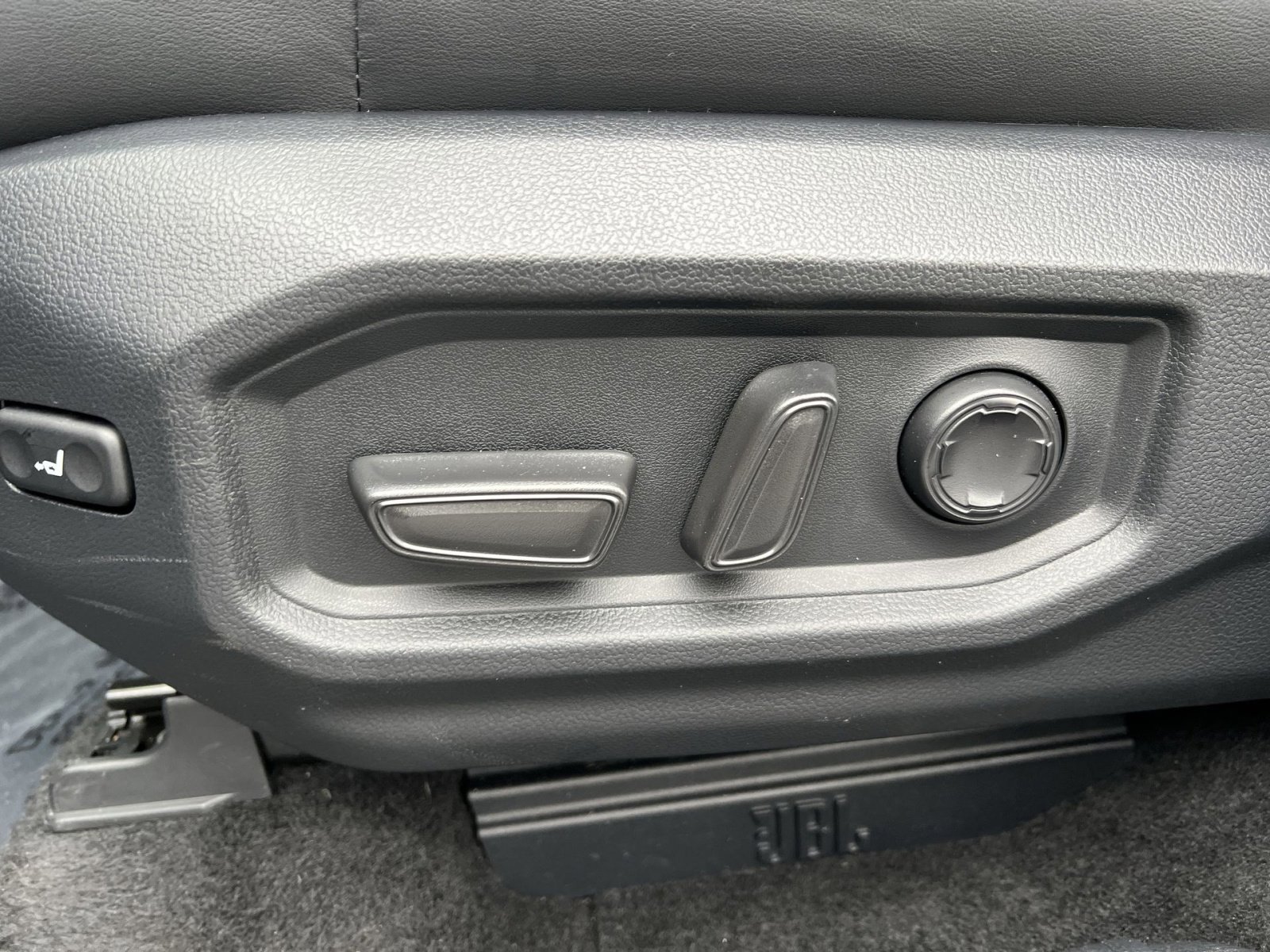 Used 2024 Toyota Tundra Platinum image 14