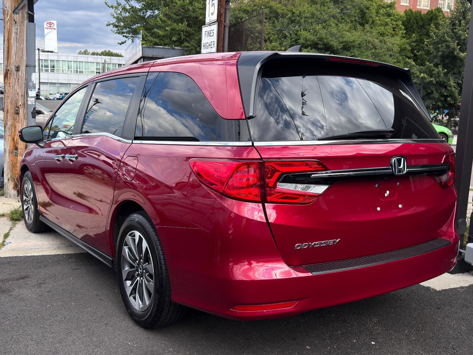 Used 2023 Honda Odyssey EX-L image 6