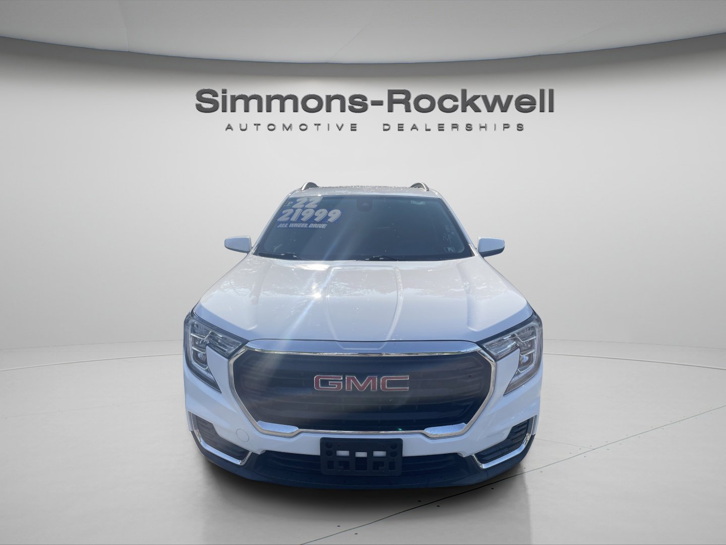 Used 2022 GMC Terrain SLE w/ Driver Convenience Package image 2