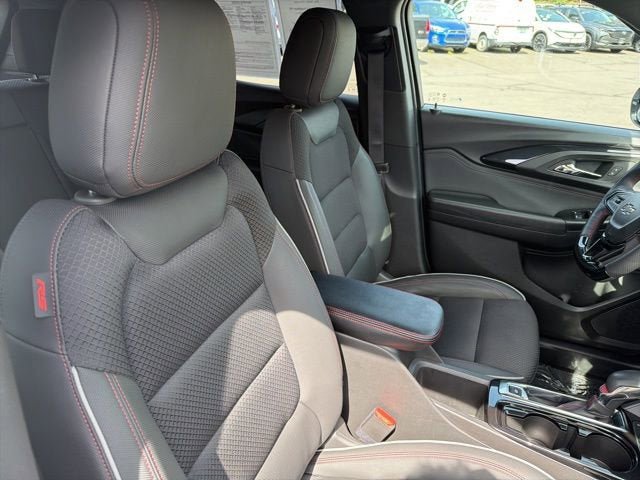 Used 2023 Chevrolet TrailBlazer RS FWD image 21