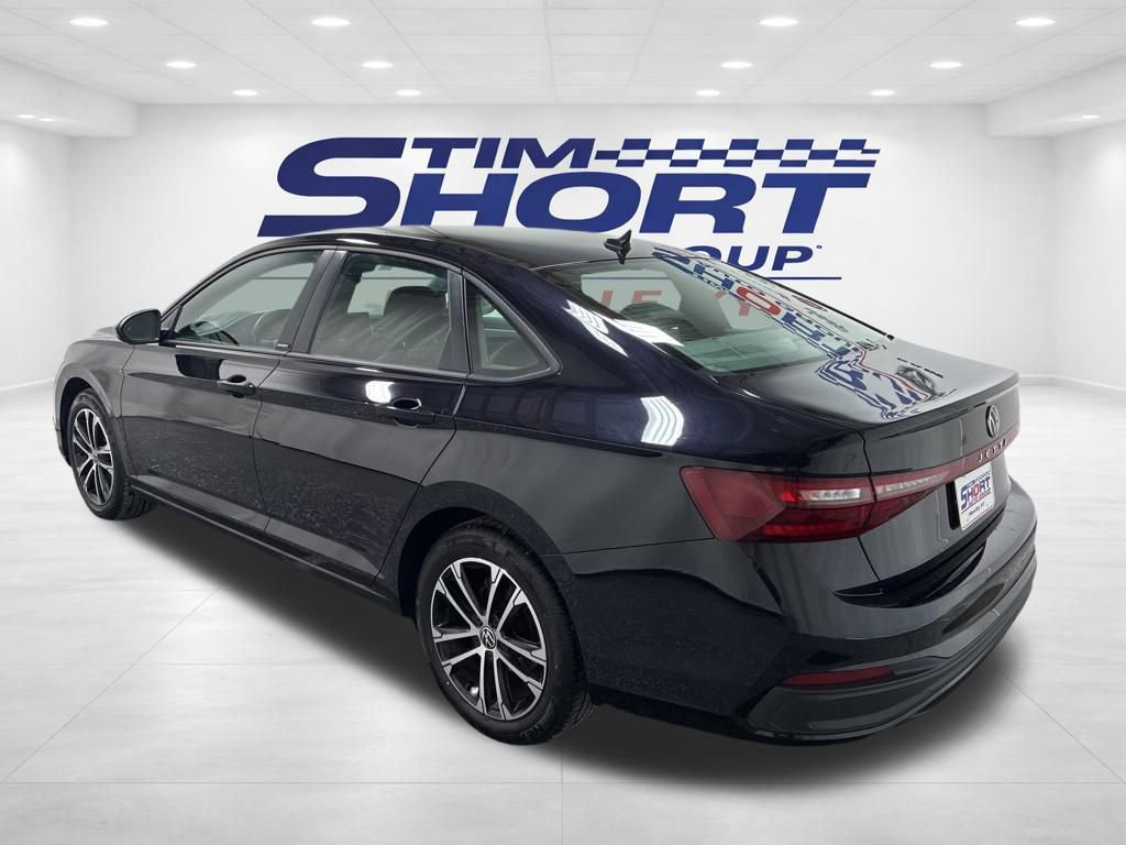 Used 2025 Volkswagen Jetta Sport image 7
