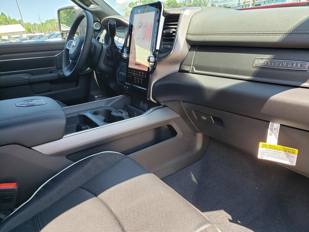 New 2026 RAM 2500 Laramie AWD/4WD image 18