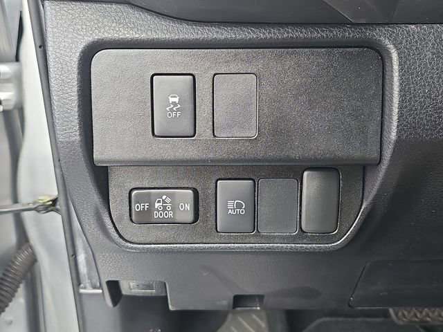 Used 2022 Toyota Tacoma SR5 w/ Technology Package image 27