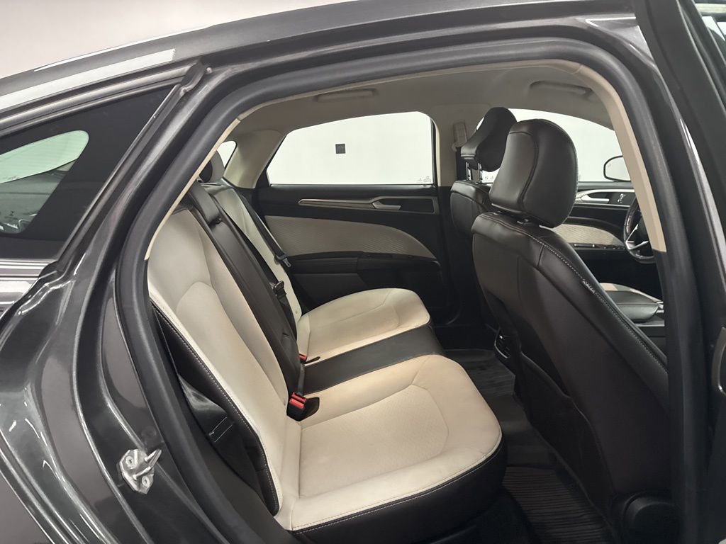 Used 2020 Ford Fusion SE w/ Equipment Group 151A image 34