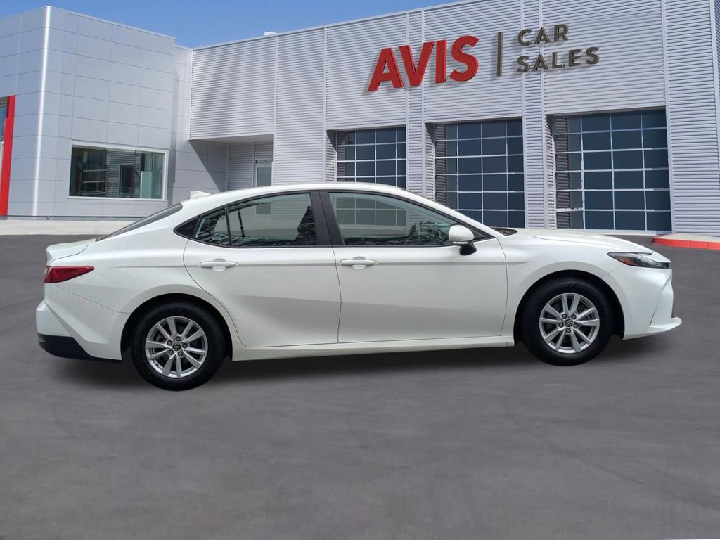 Used 2025 Toyota Camry LE FWD image 5