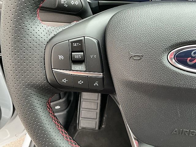 Used 2025 Ford Escape ST-Line image 27